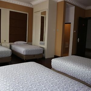 Quadruple kamar economy